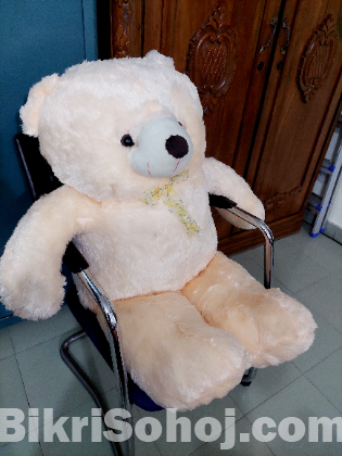 Teddy bear ( পুতুল)